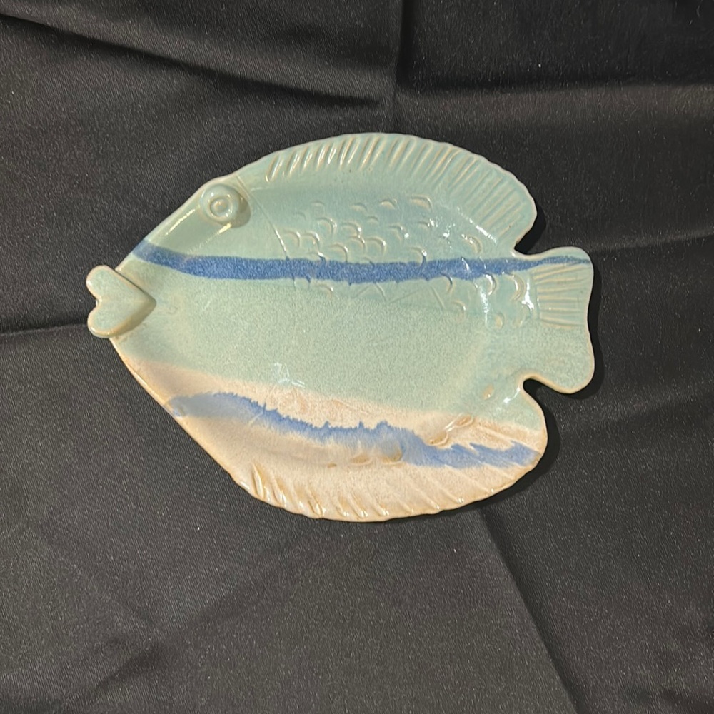 Robert L Wood signed fish art plate.